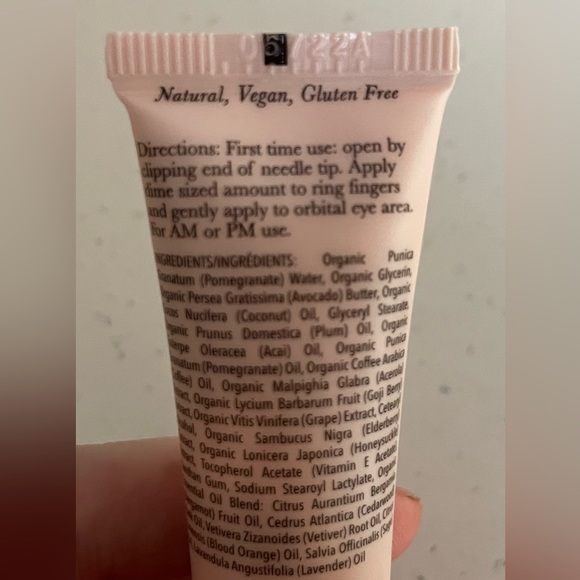 100% Pure NEW Super Fruit Oil Nourishing Eye Cream - Picture 2 of 3